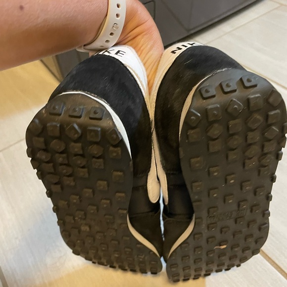 Mens Nike Sneakers size 10worn three times - Picture 4 of 4